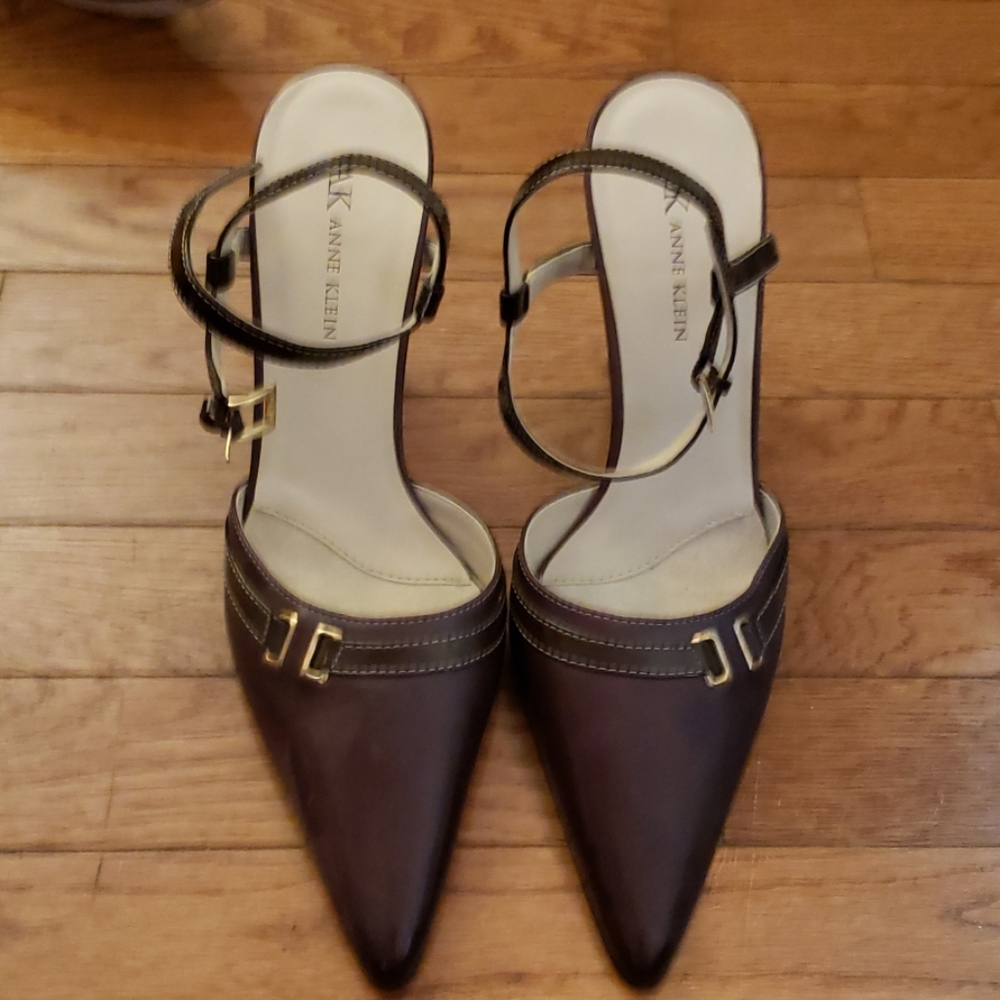 Anne Klein brown heels with pointy toe